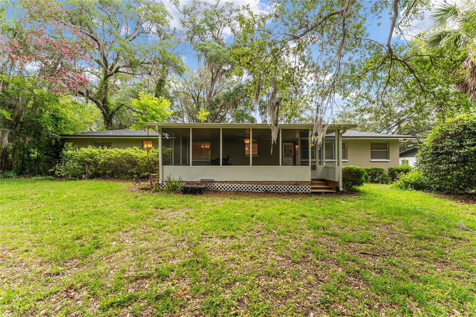 SIMMONS CRESTVIEW - Residential