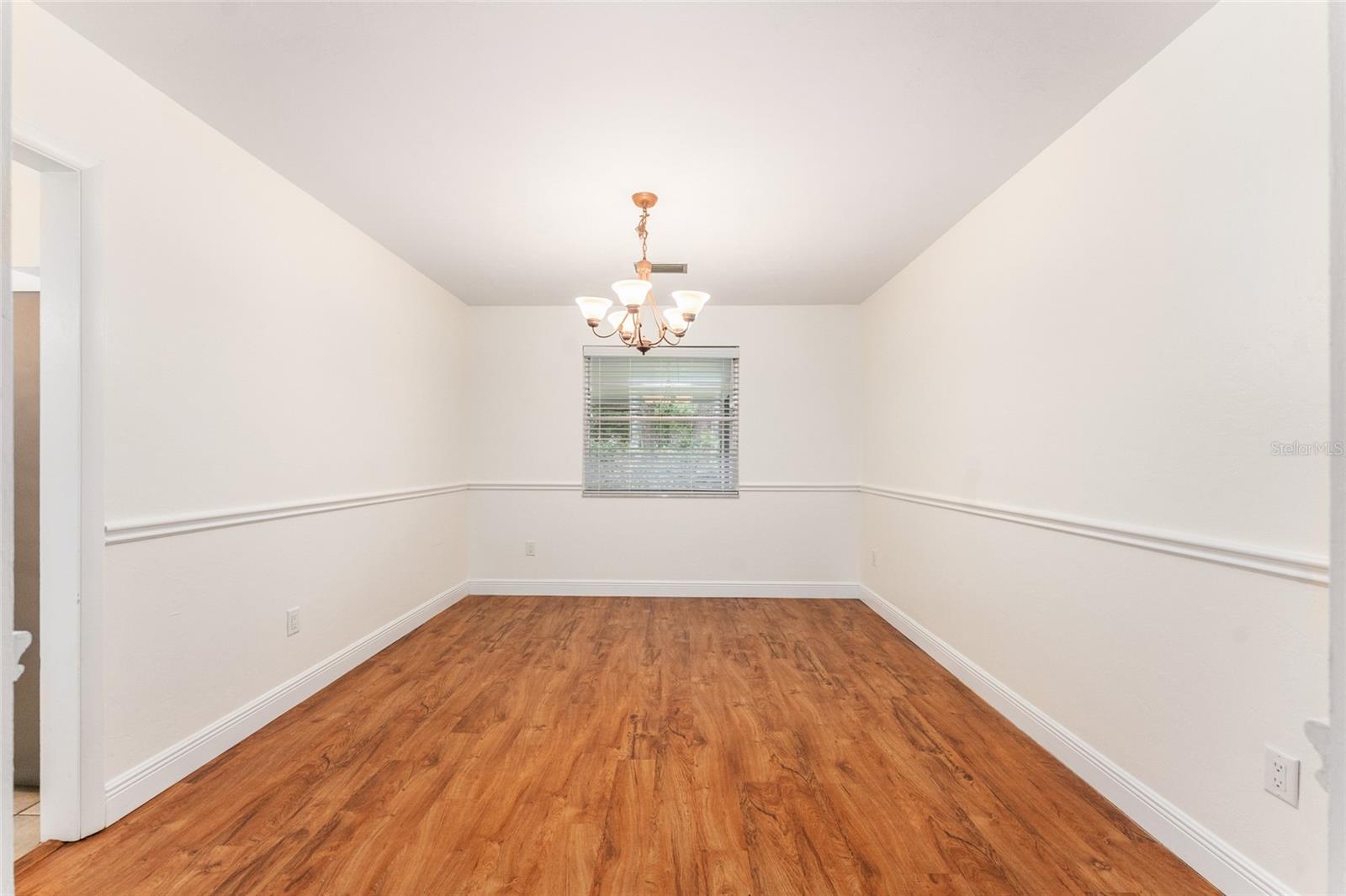 SIMMONS CRESTVIEW - Residential