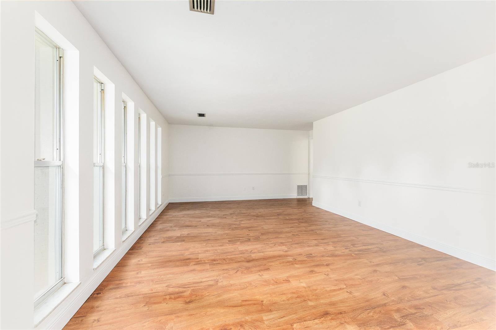 SIMMONS CRESTVIEW - Residential