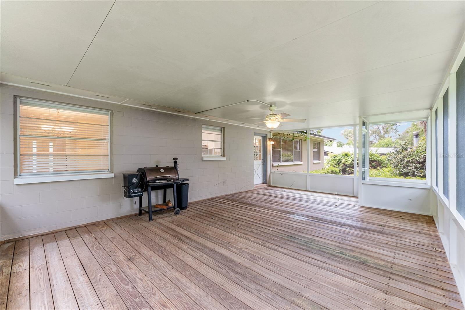 SIMMONS CRESTVIEW - Residential