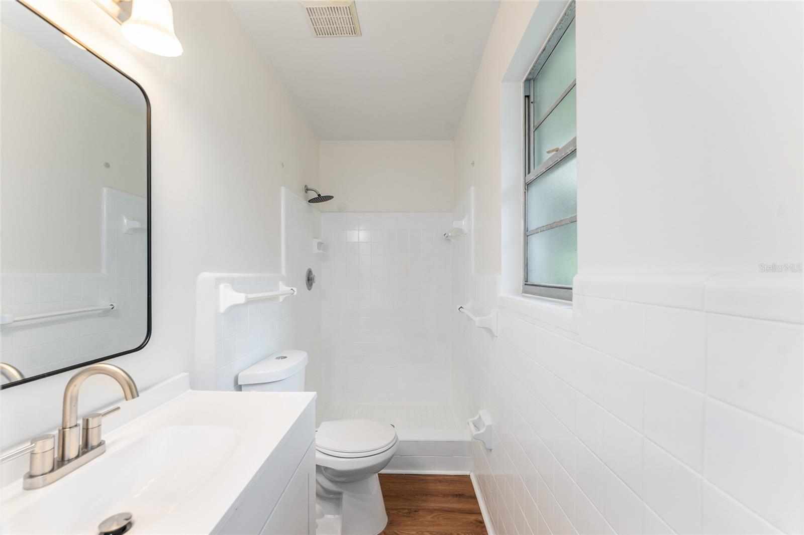 SIMMONS CRESTVIEW - Residential