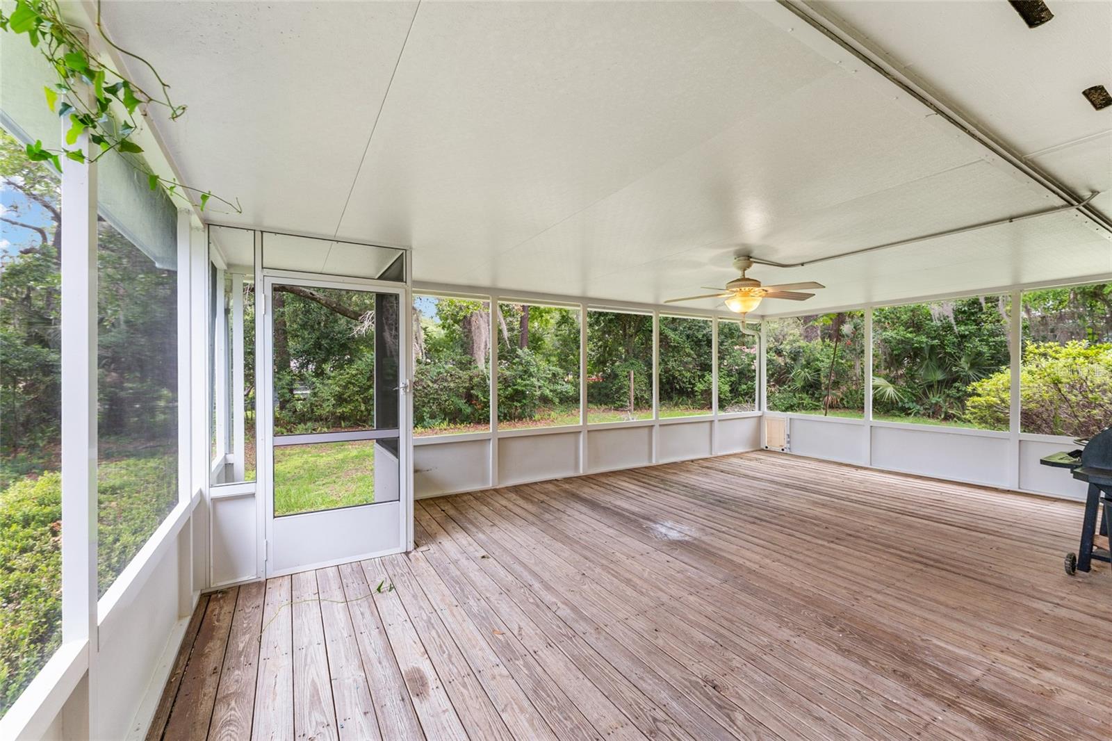 SIMMONS CRESTVIEW - Residential