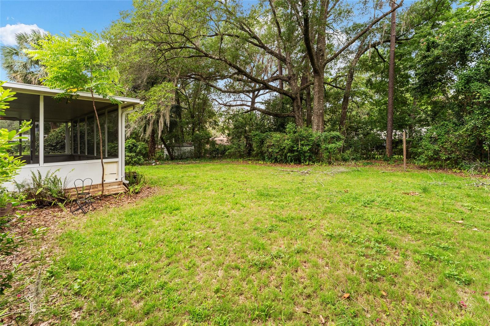 SIMMONS CRESTVIEW - Residential