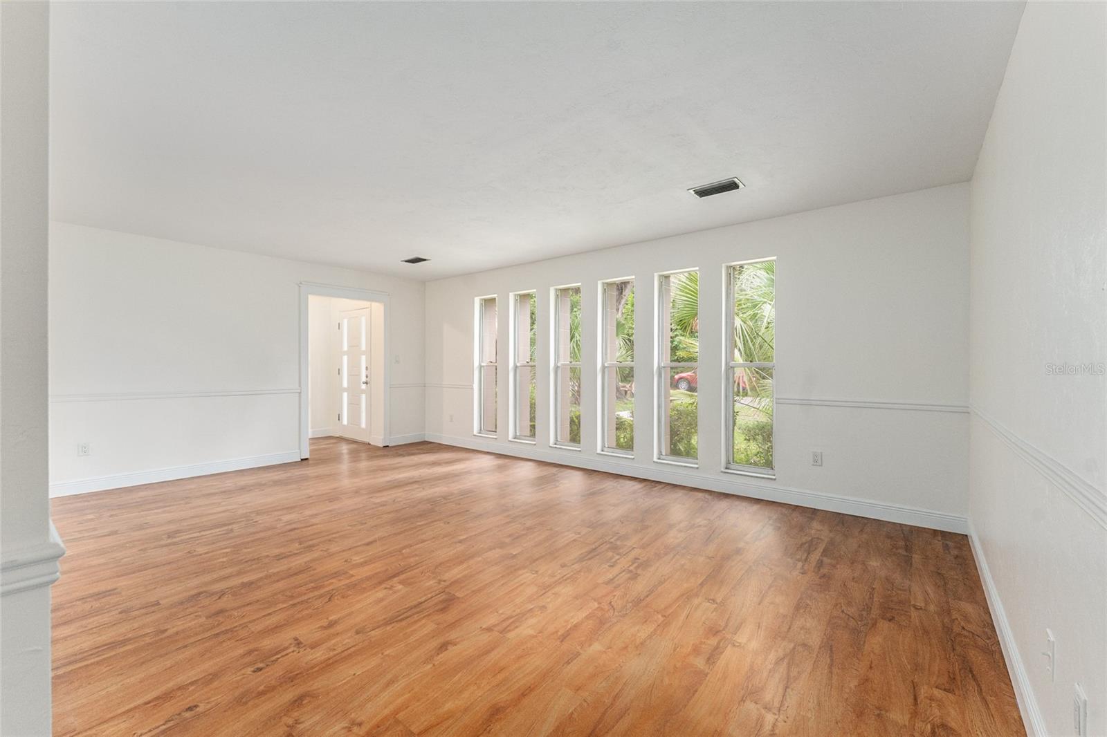 SIMMONS CRESTVIEW - Residential