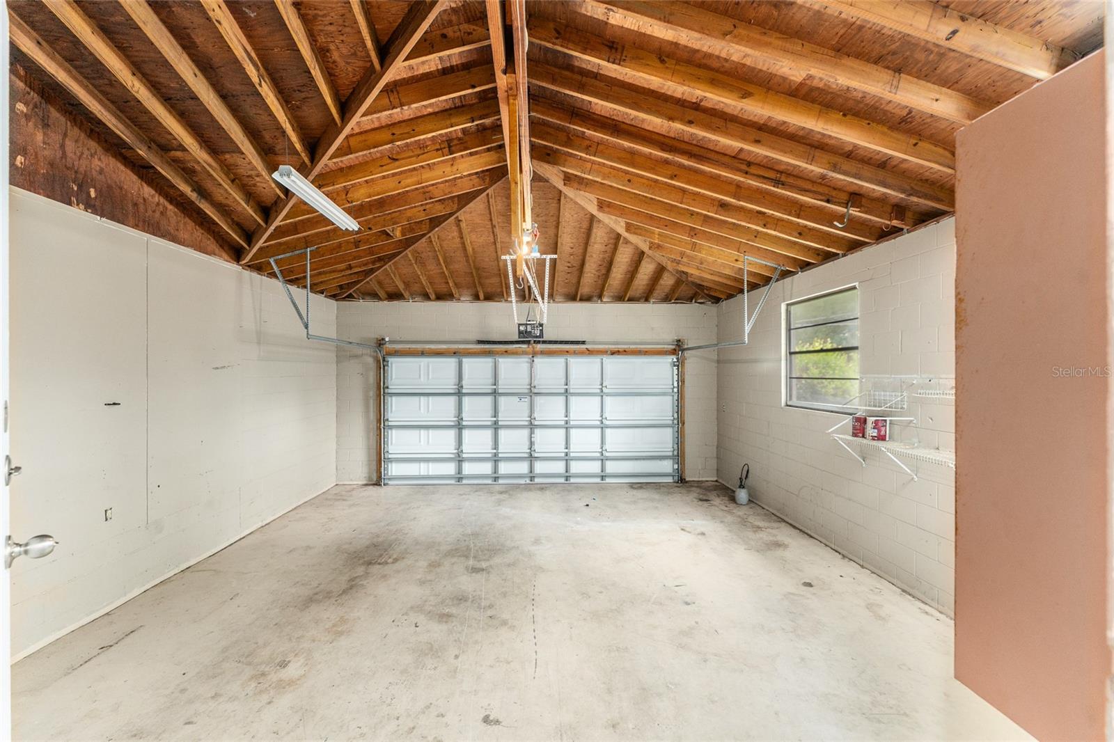 SIMMONS CRESTVIEW - Residential