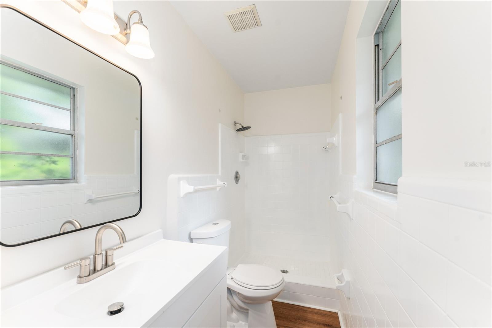 SIMMONS CRESTVIEW - Residential