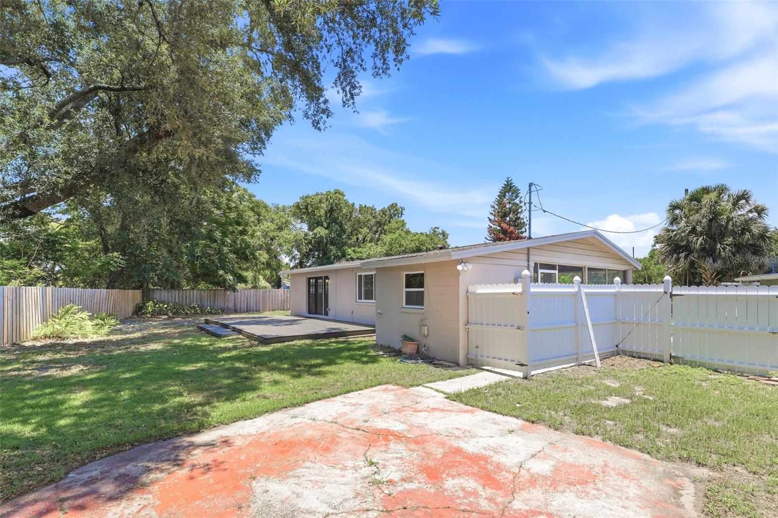CRYSTAL LAKE TERRACE - Residential