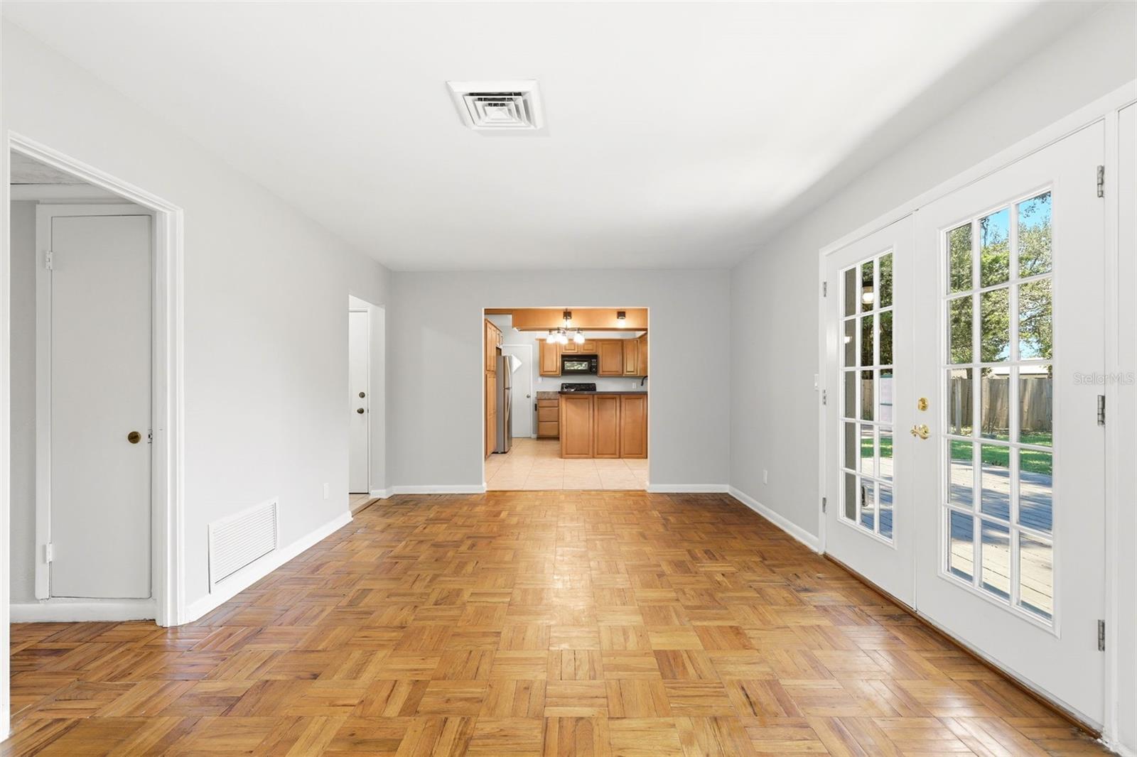 CRYSTAL LAKE TERRACE - Residential