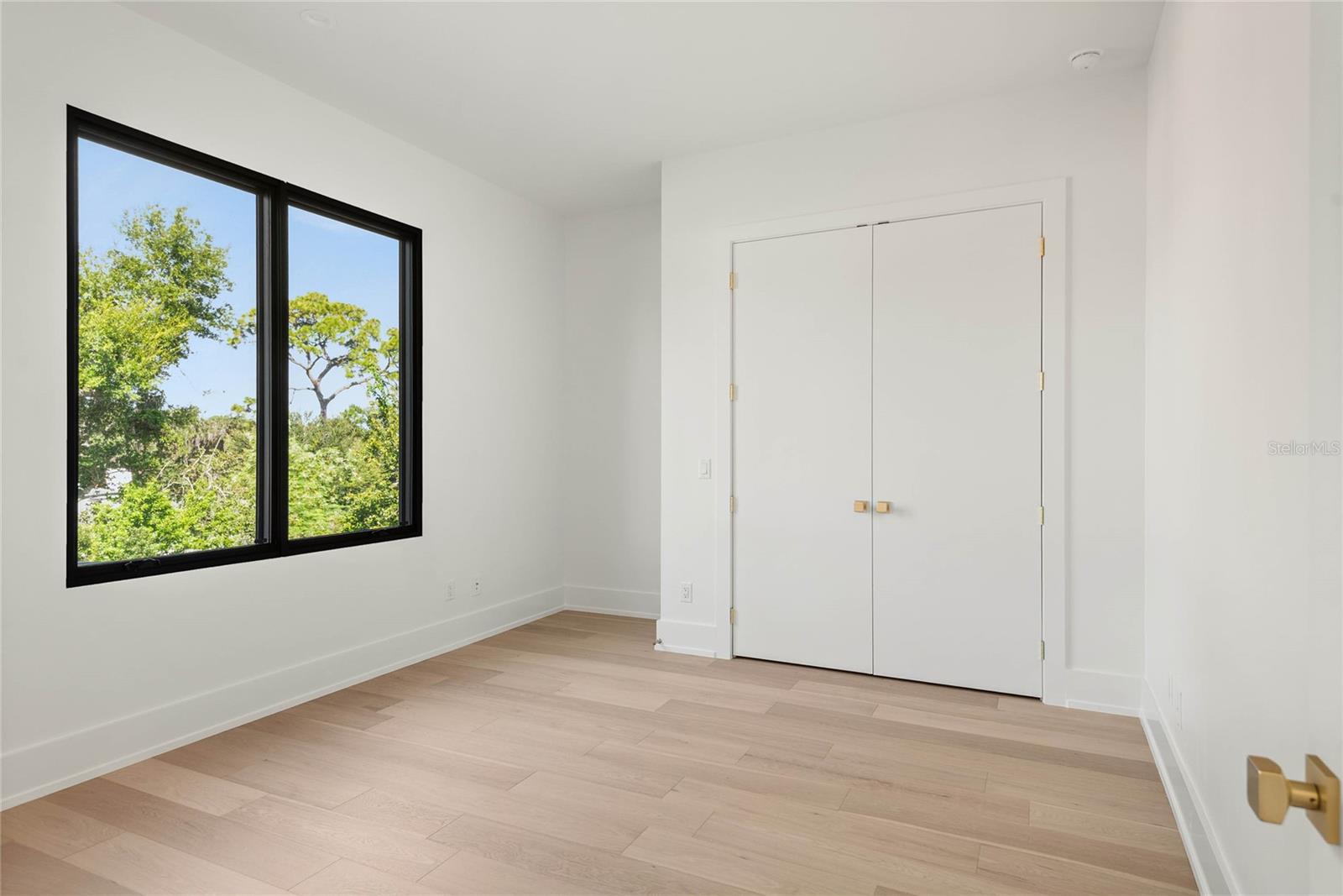FOREST HILLS - Residential