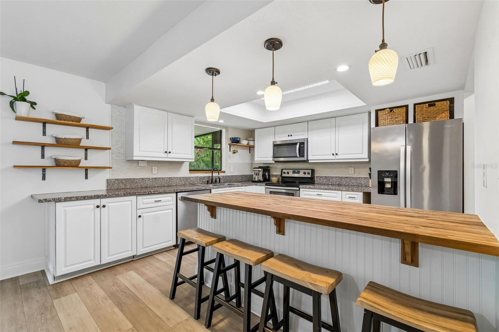 LAKE PADGETT/GROVE SHORE - Residential