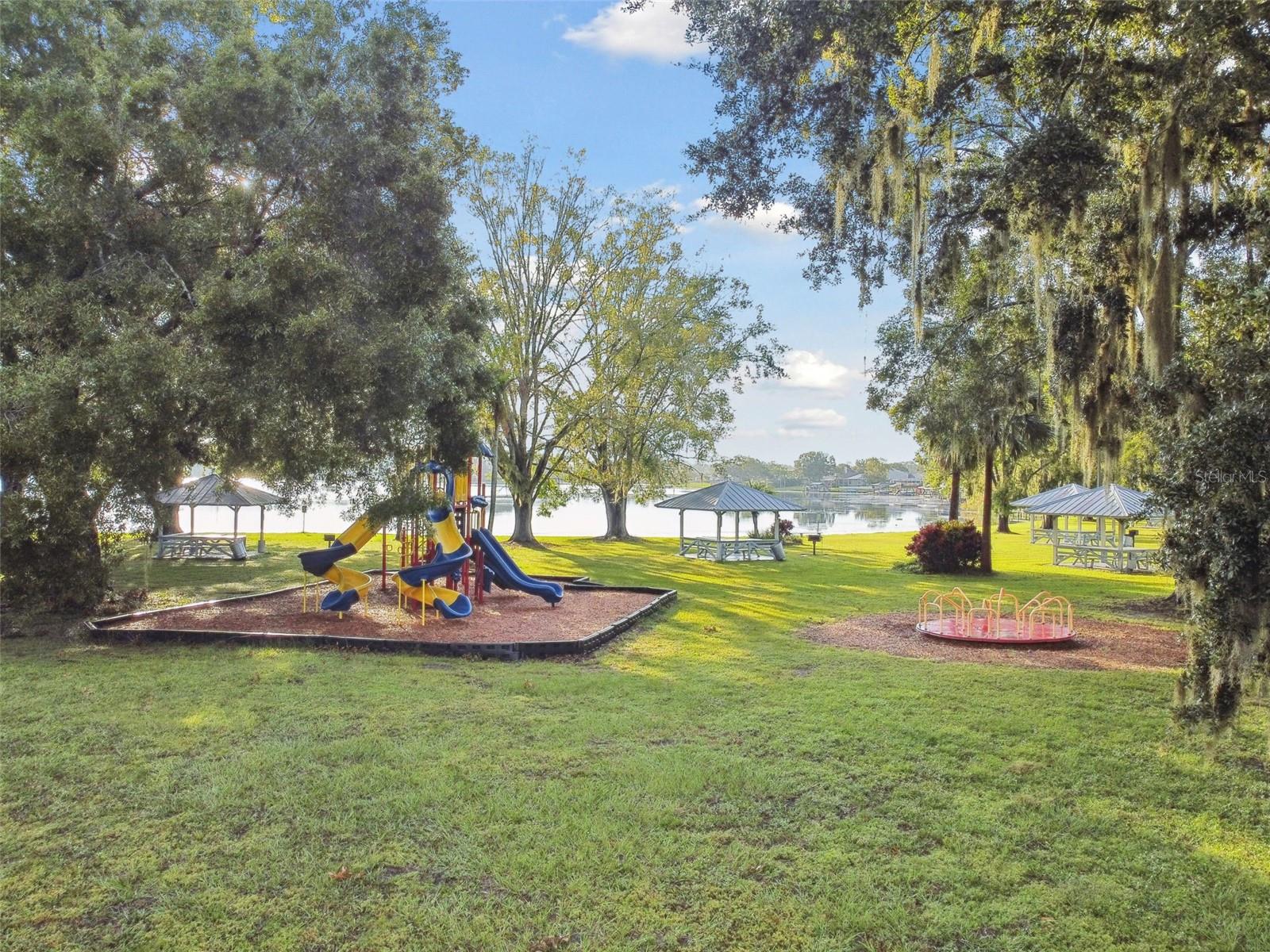 LAKE PADGETT/GROVE SHORE - Residential