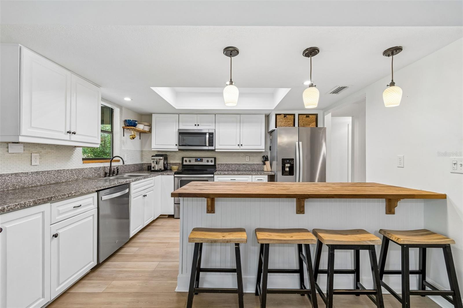 LAKE PADGETT/GROVE SHORE - Residential