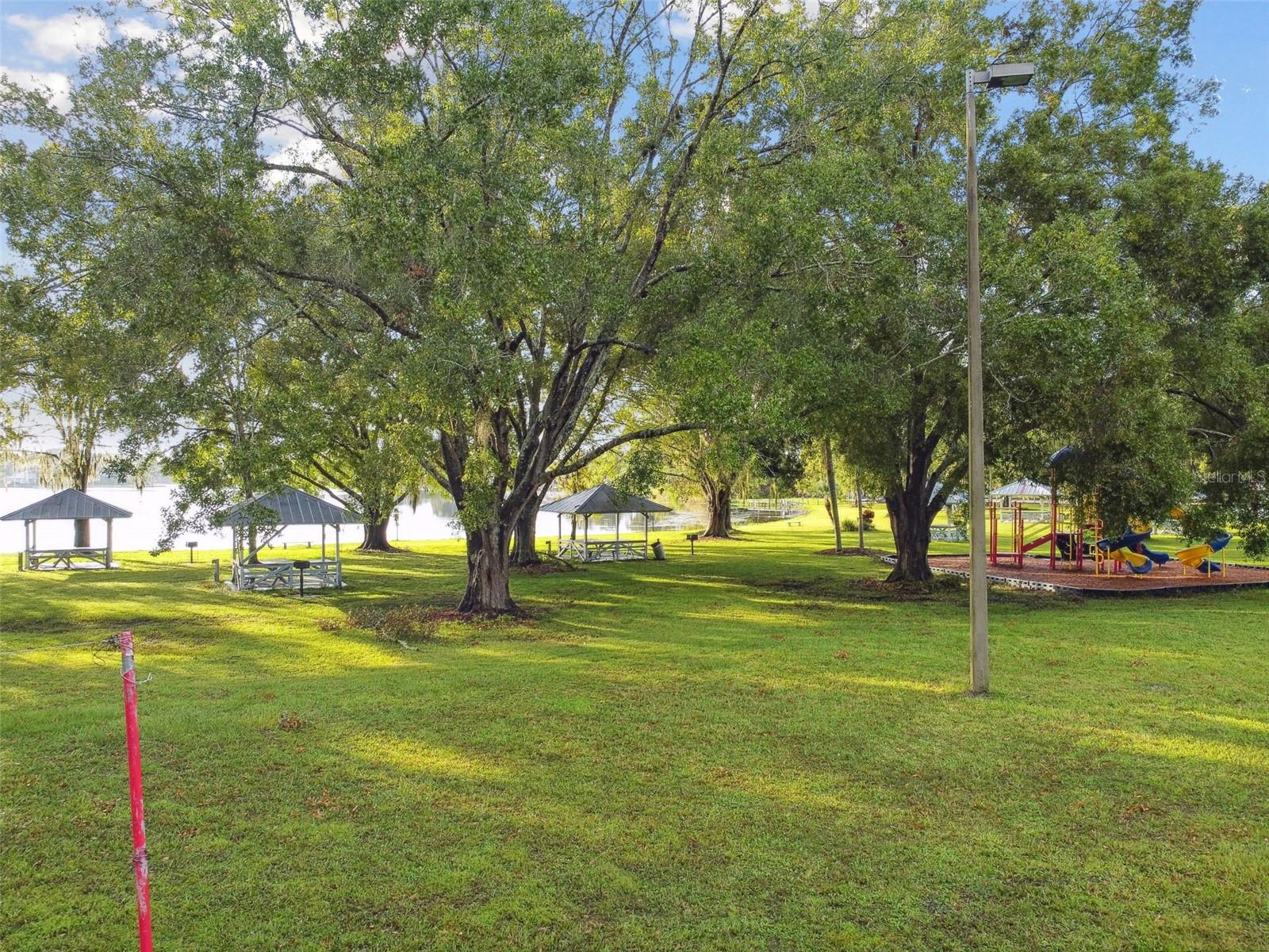 LAKE PADGETT/GROVE SHORE - Residential