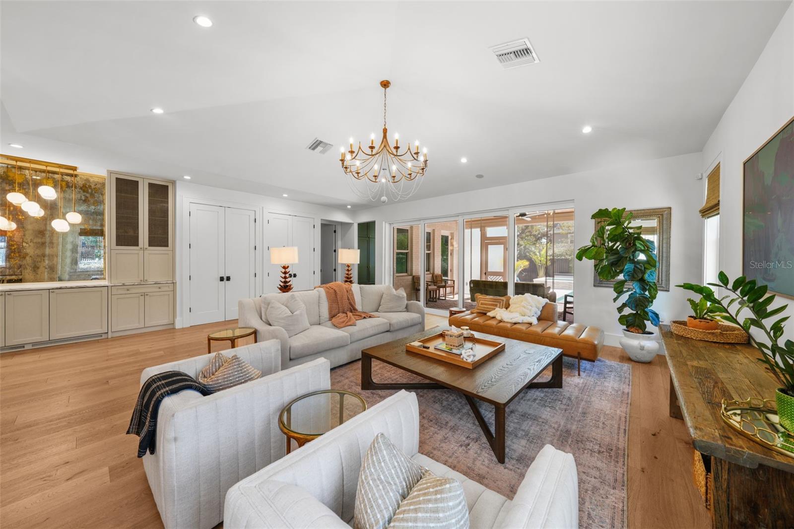 NEW SUBURB BEAUTIFUL - Residential