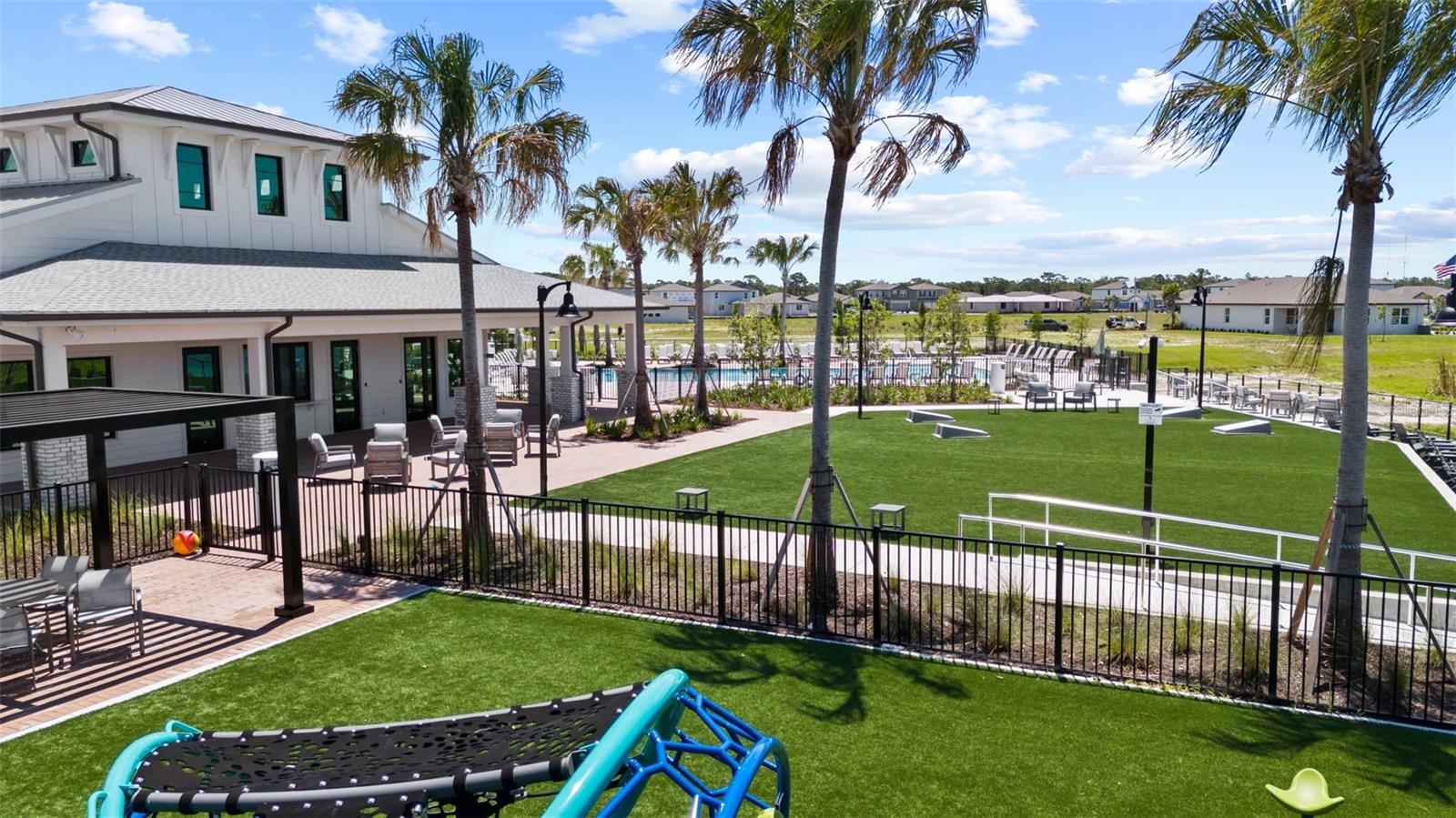 MAGNOLIA BAY - Residential