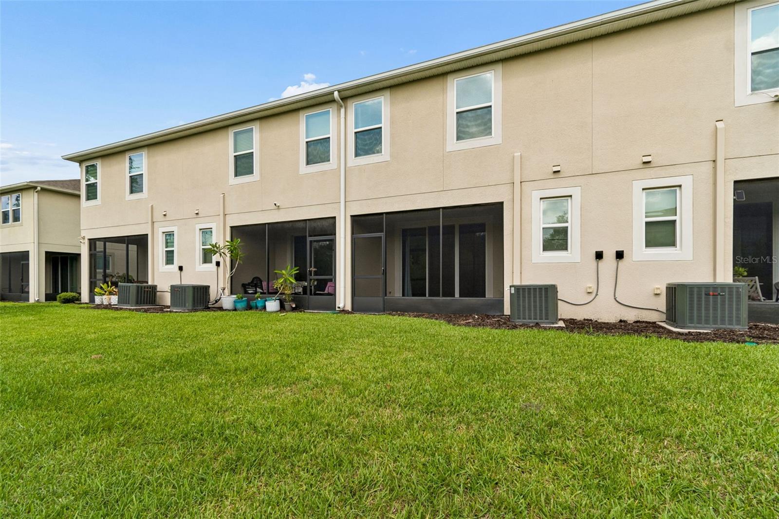 VOLANTI - Residential Lease
