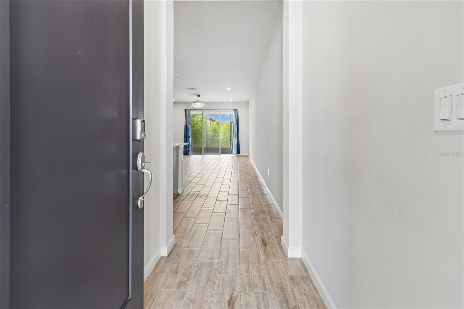 VOLANTI - Residential Lease
