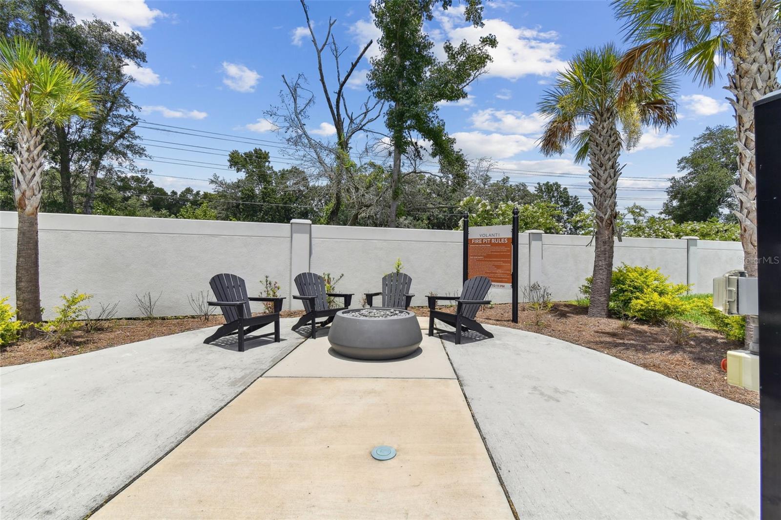 VOLANTI - Residential Lease