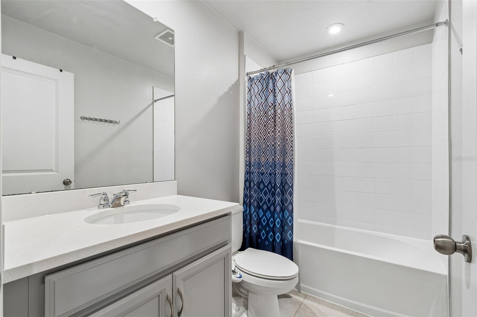 VOLANTI - Residential Lease