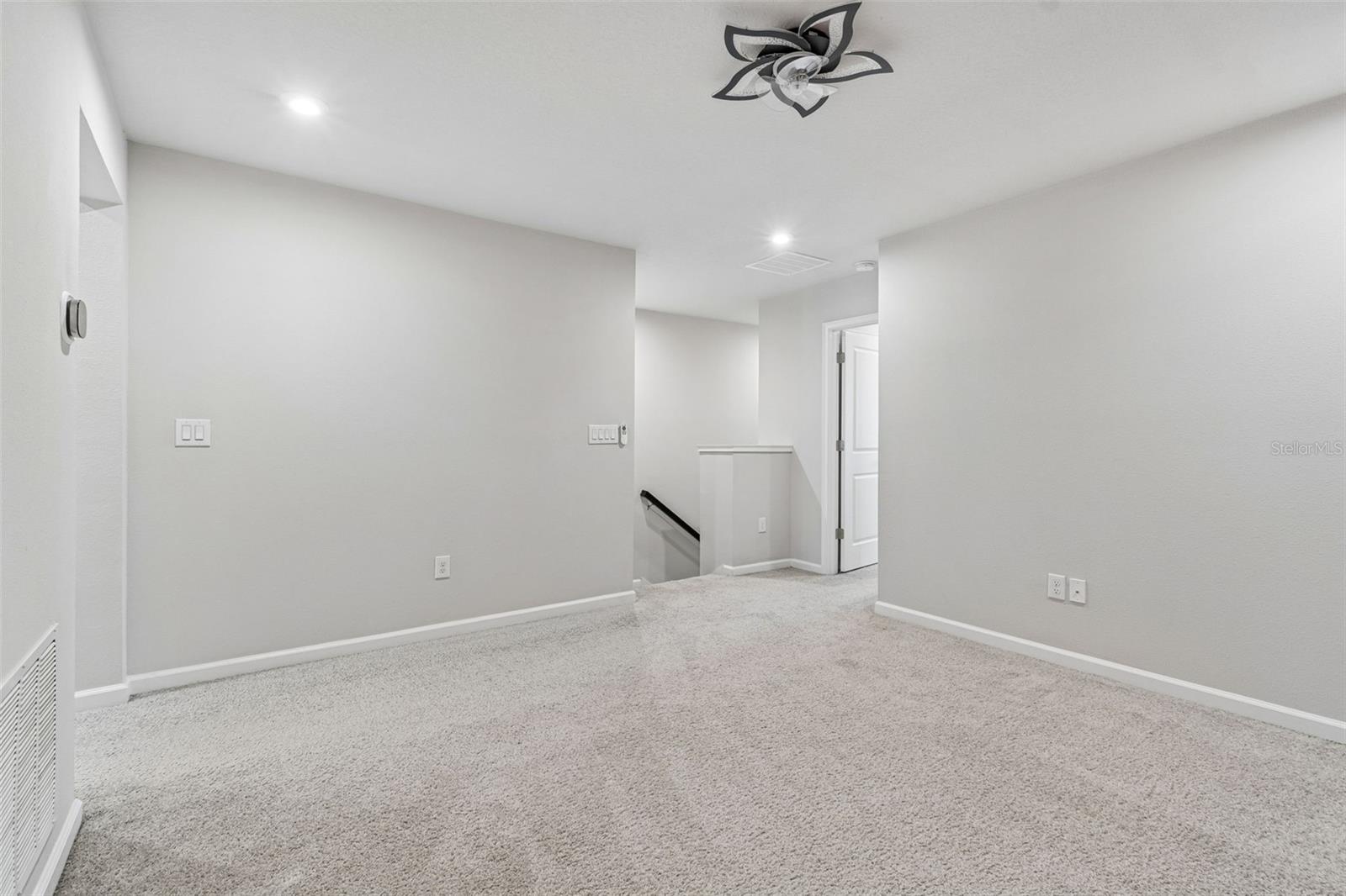 VOLANTI - Residential Lease