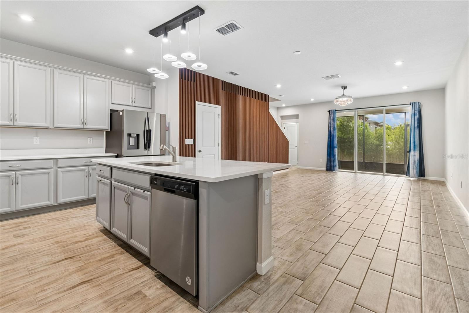 VOLANTI - Residential Lease
