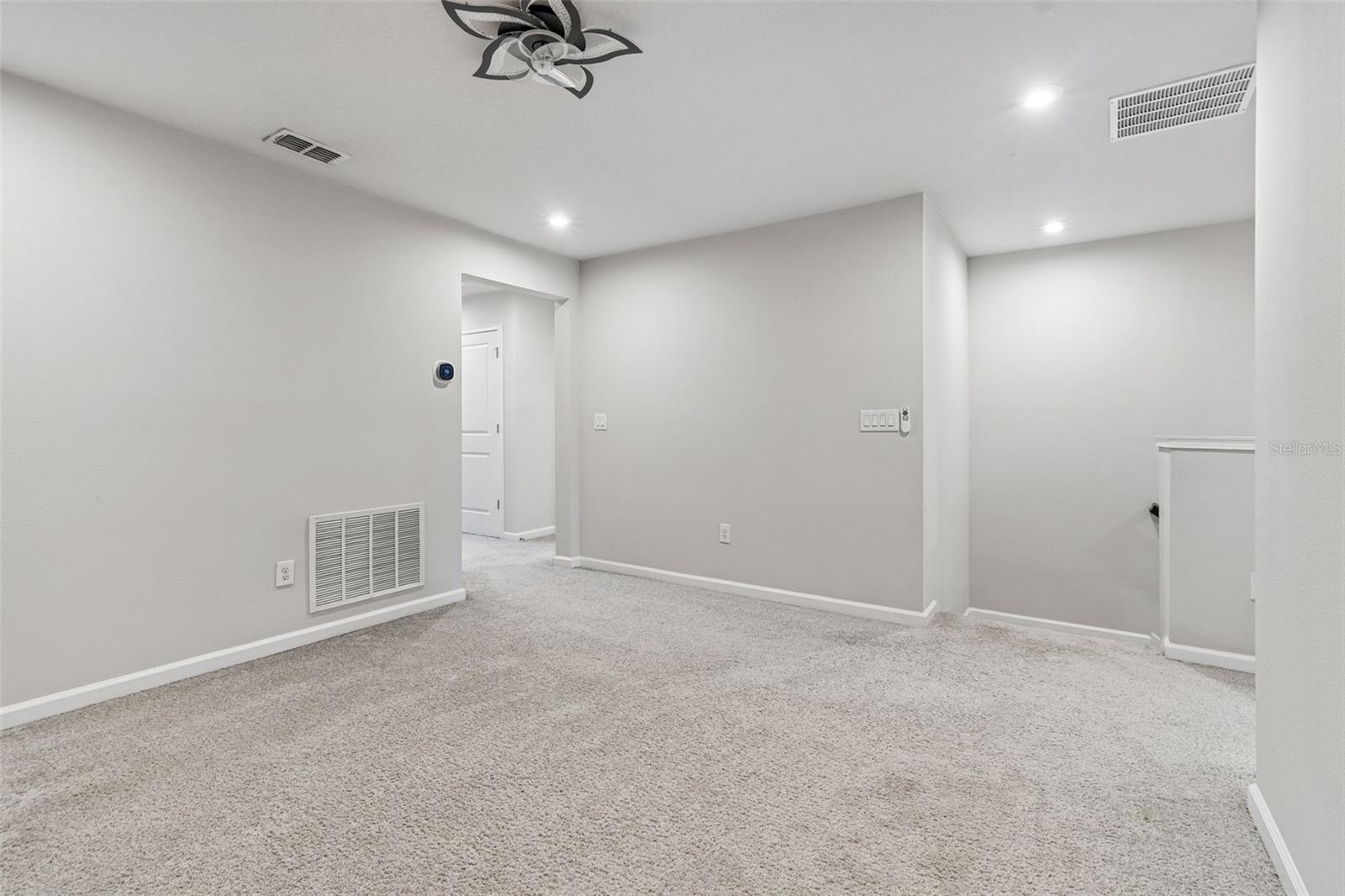 VOLANTI - Residential Lease