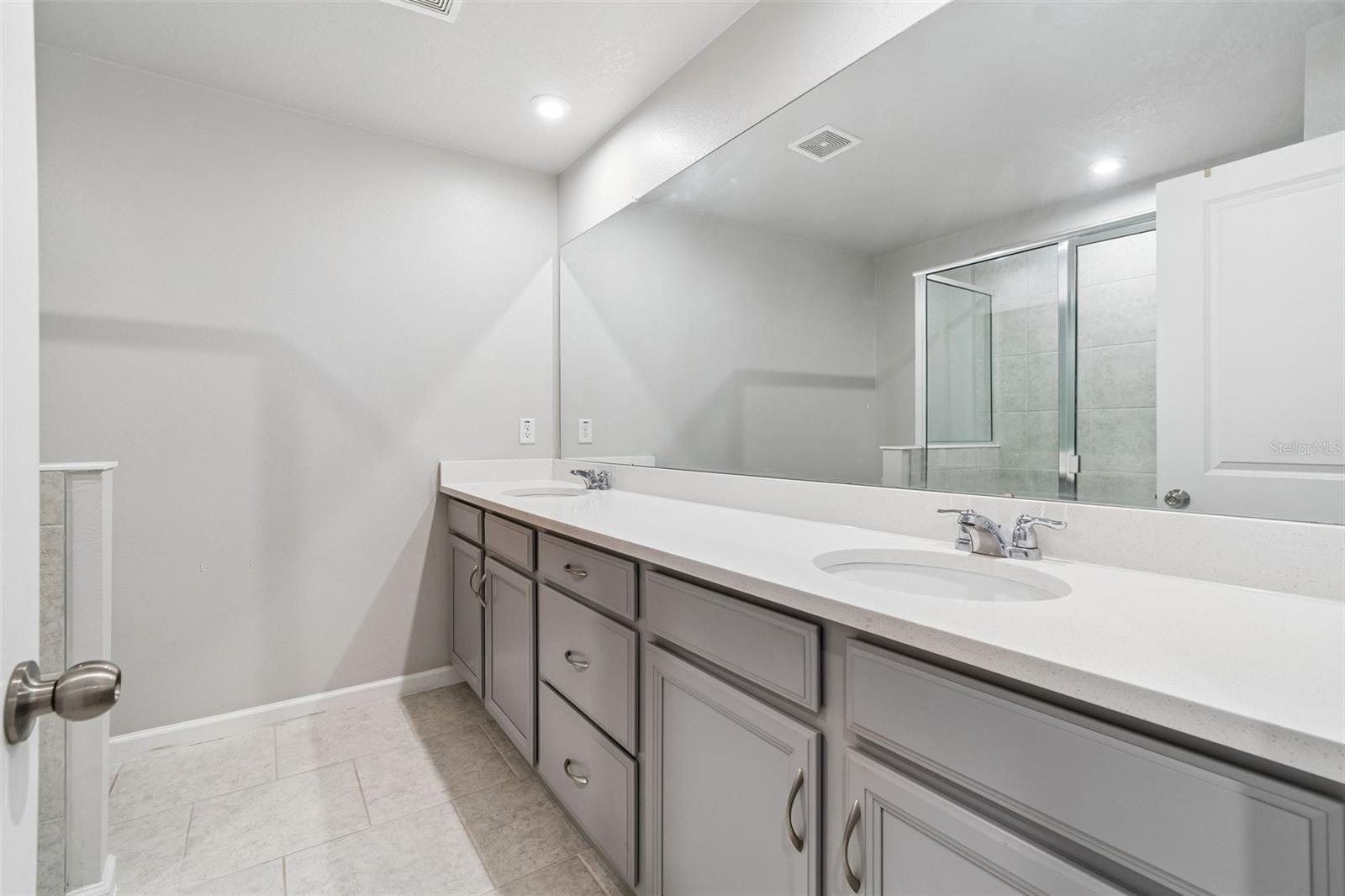 VOLANTI - Residential Lease