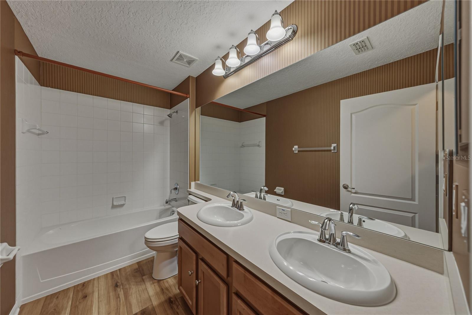HERNANDO OAKS PH 1 - Residential