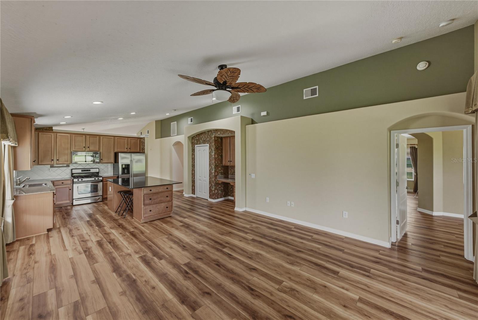 HERNANDO OAKS PH 1 - Residential