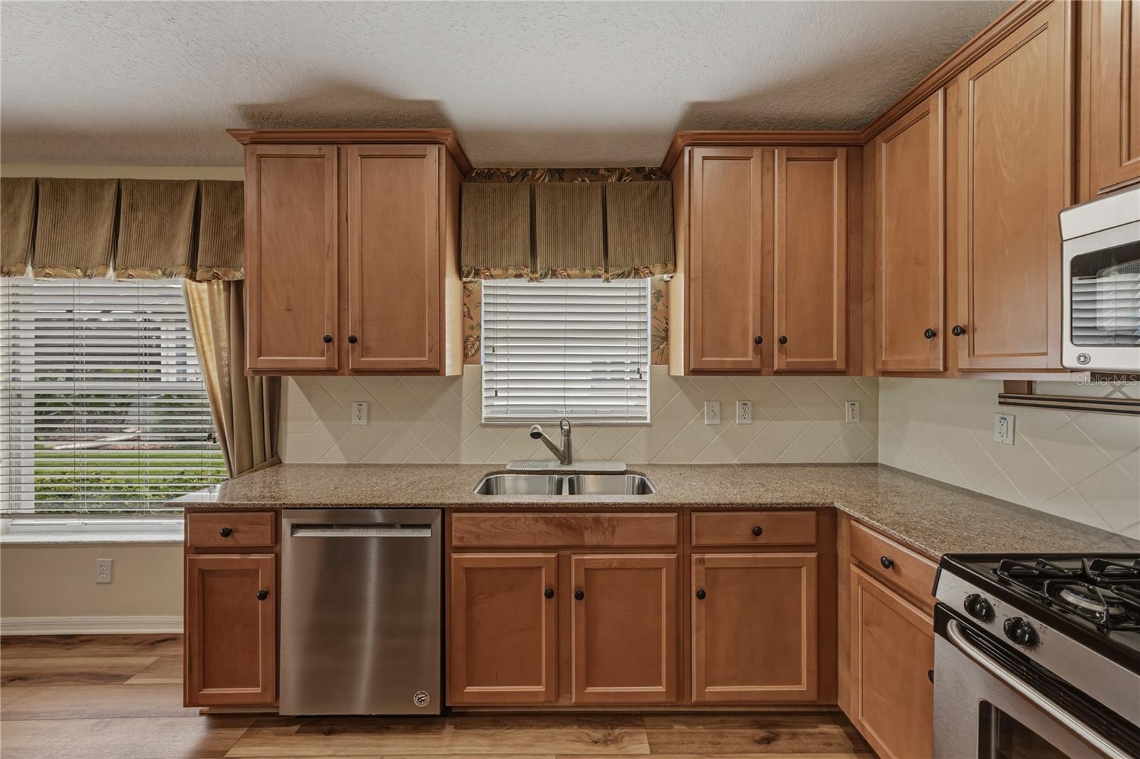 HERNANDO OAKS PH 1 - Residential