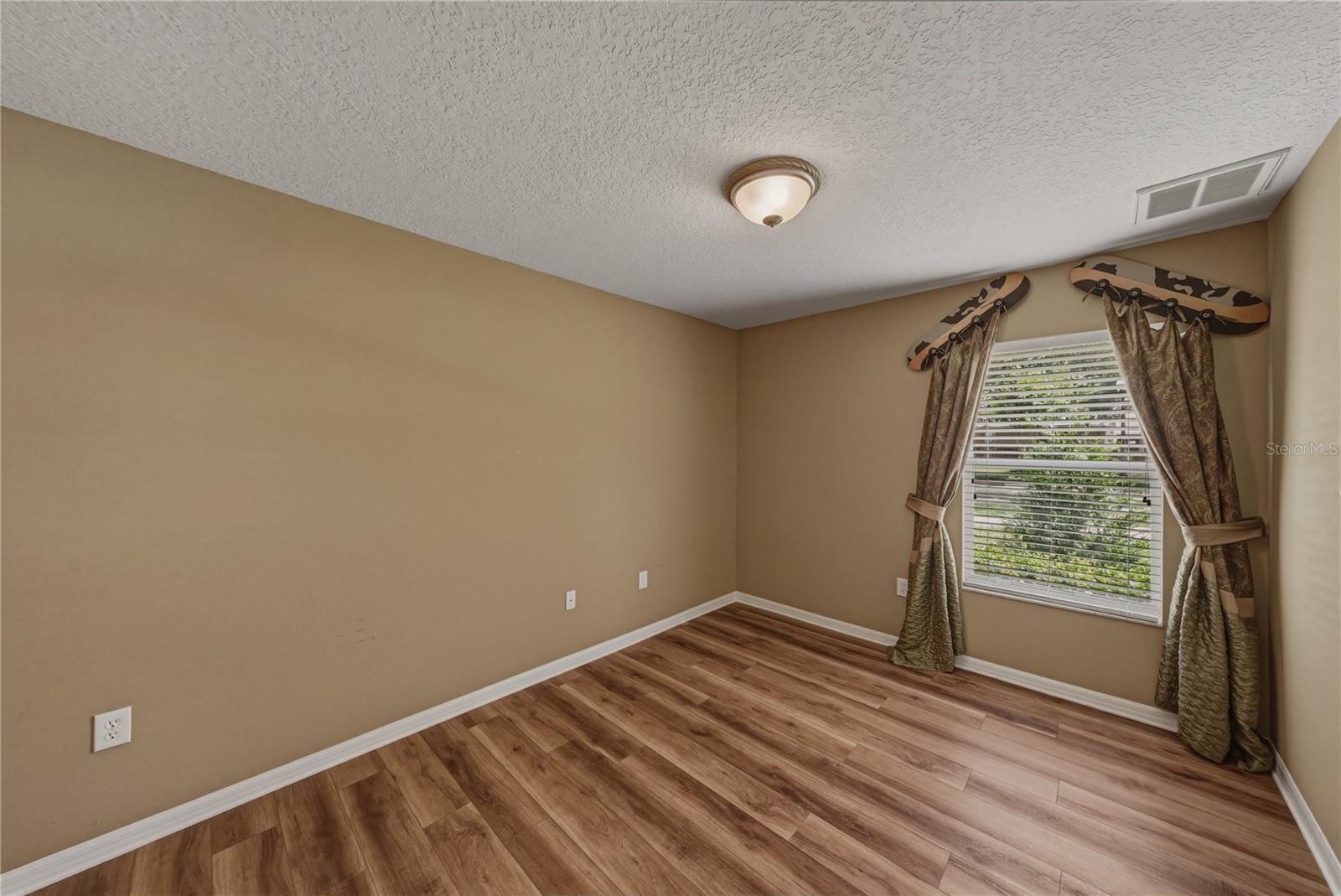 HERNANDO OAKS PH 1 - Residential