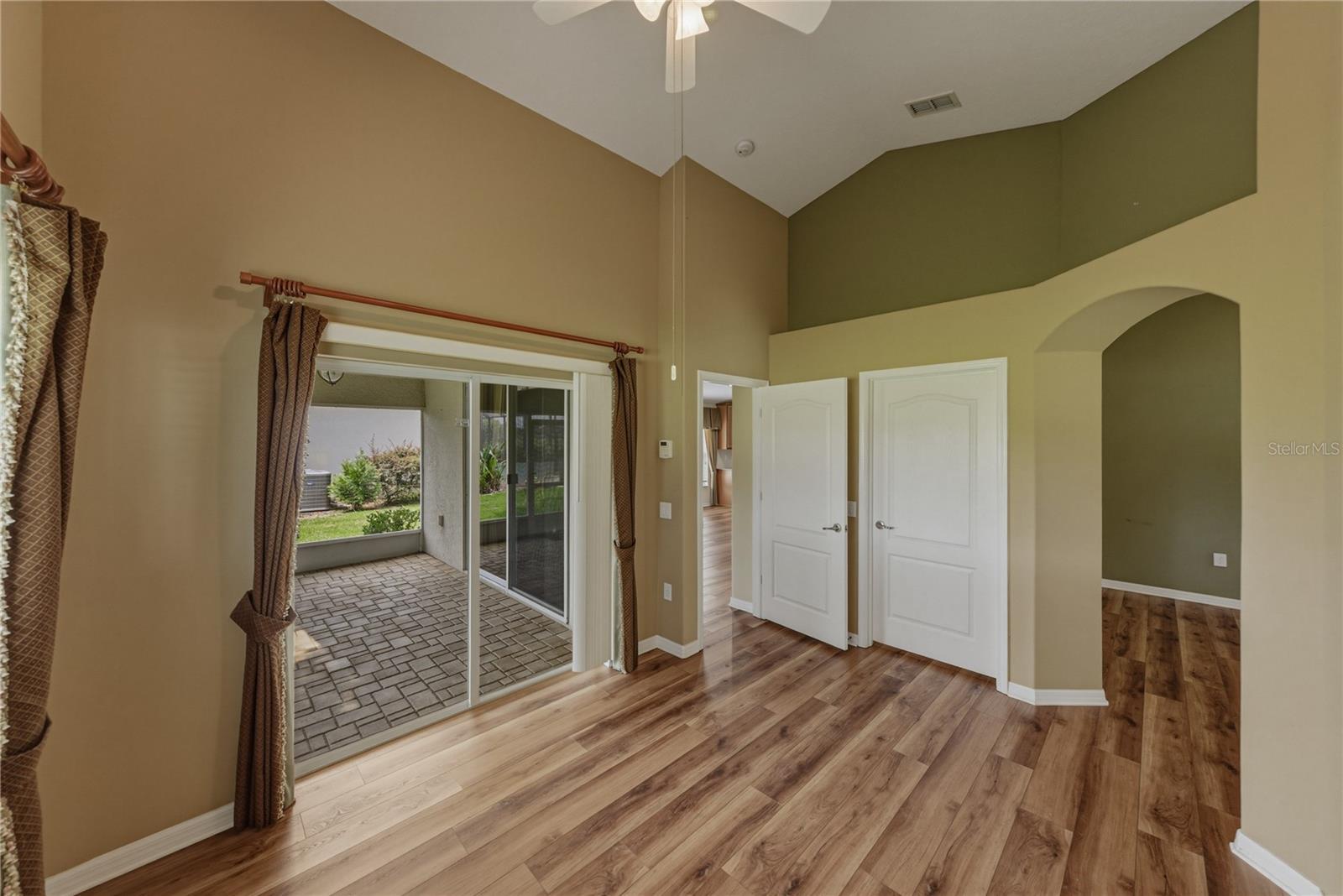 HERNANDO OAKS PH 1 - Residential