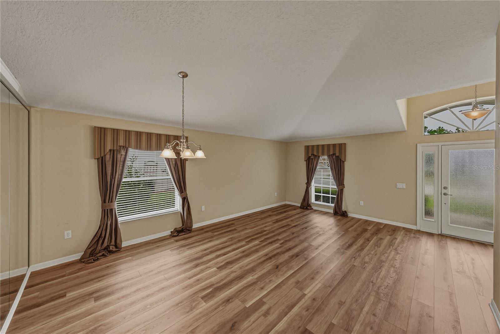 HERNANDO OAKS PH 1 - Residential
