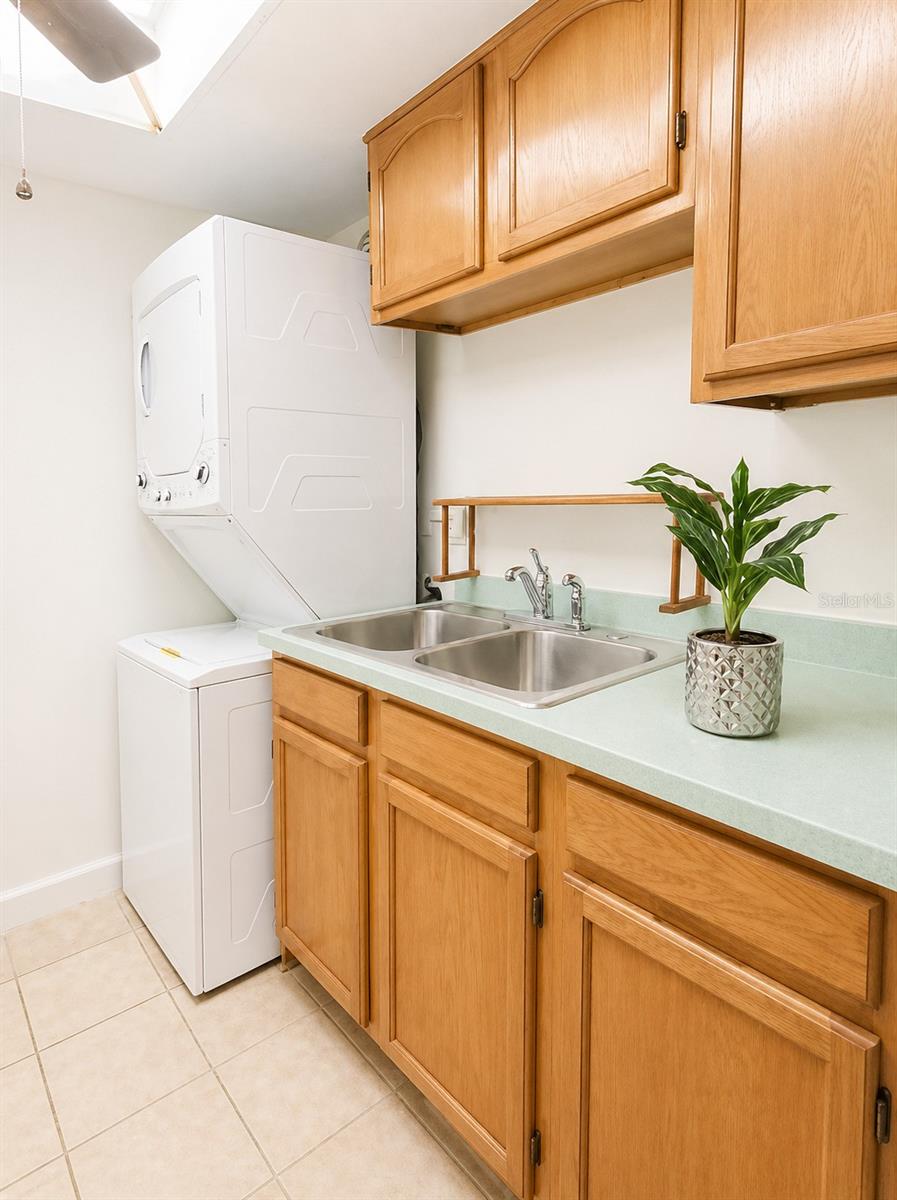 THE TAMPA RACQUET CLUB A CONDO - Residential Lease