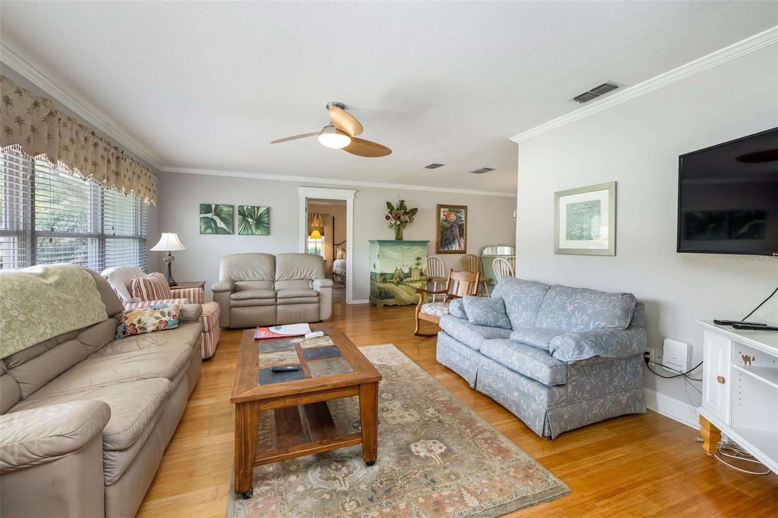 LAKE FOREST & LAKE FOREST NORTH - Residential