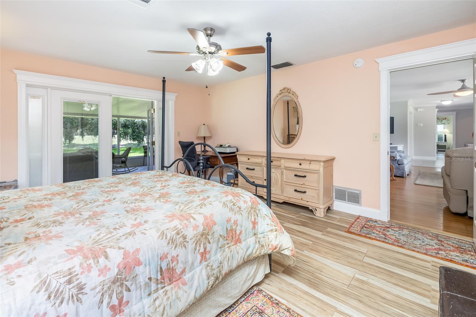 LAKE FOREST & LAKE FOREST NORTH - Residential