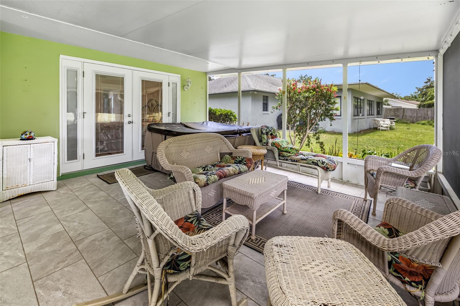 LAKE FOREST & LAKE FOREST NORTH - Residential