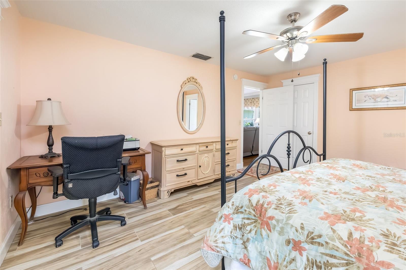 LAKE FOREST & LAKE FOREST NORTH - Residential