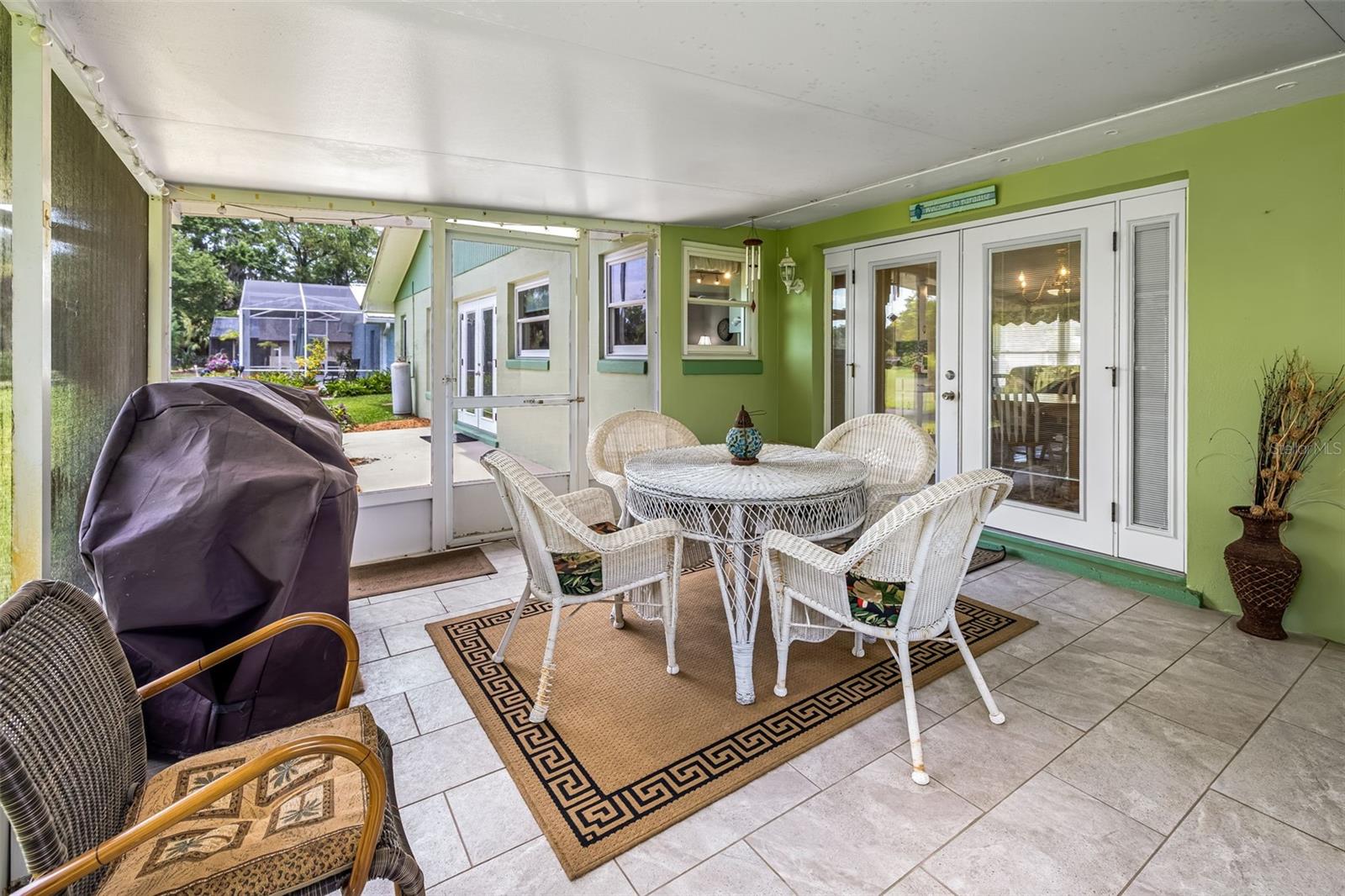 LAKE FOREST & LAKE FOREST NORTH - Residential