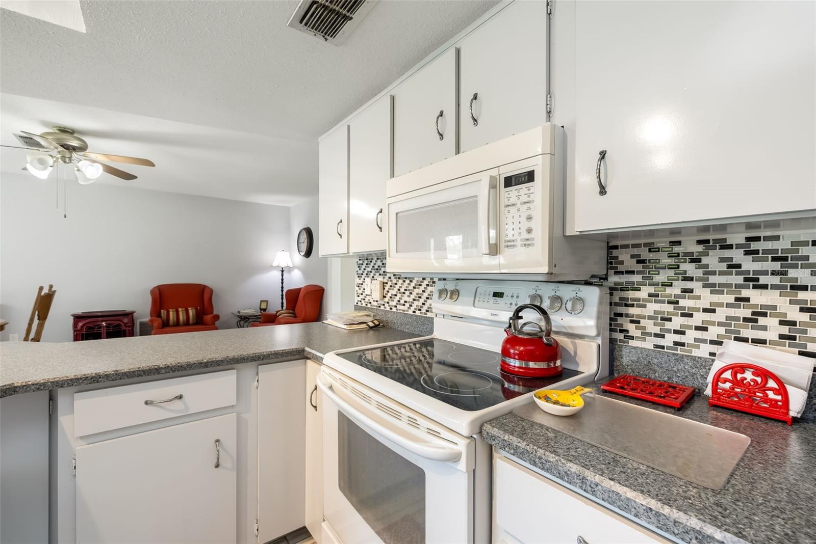LAKE FOREST & LAKE FOREST NORTH - Residential
