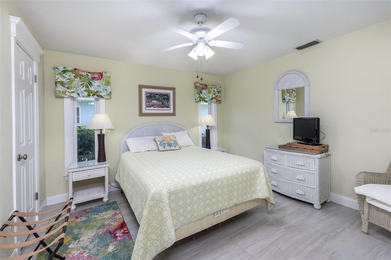 LAKE FOREST & LAKE FOREST NORTH - Residential