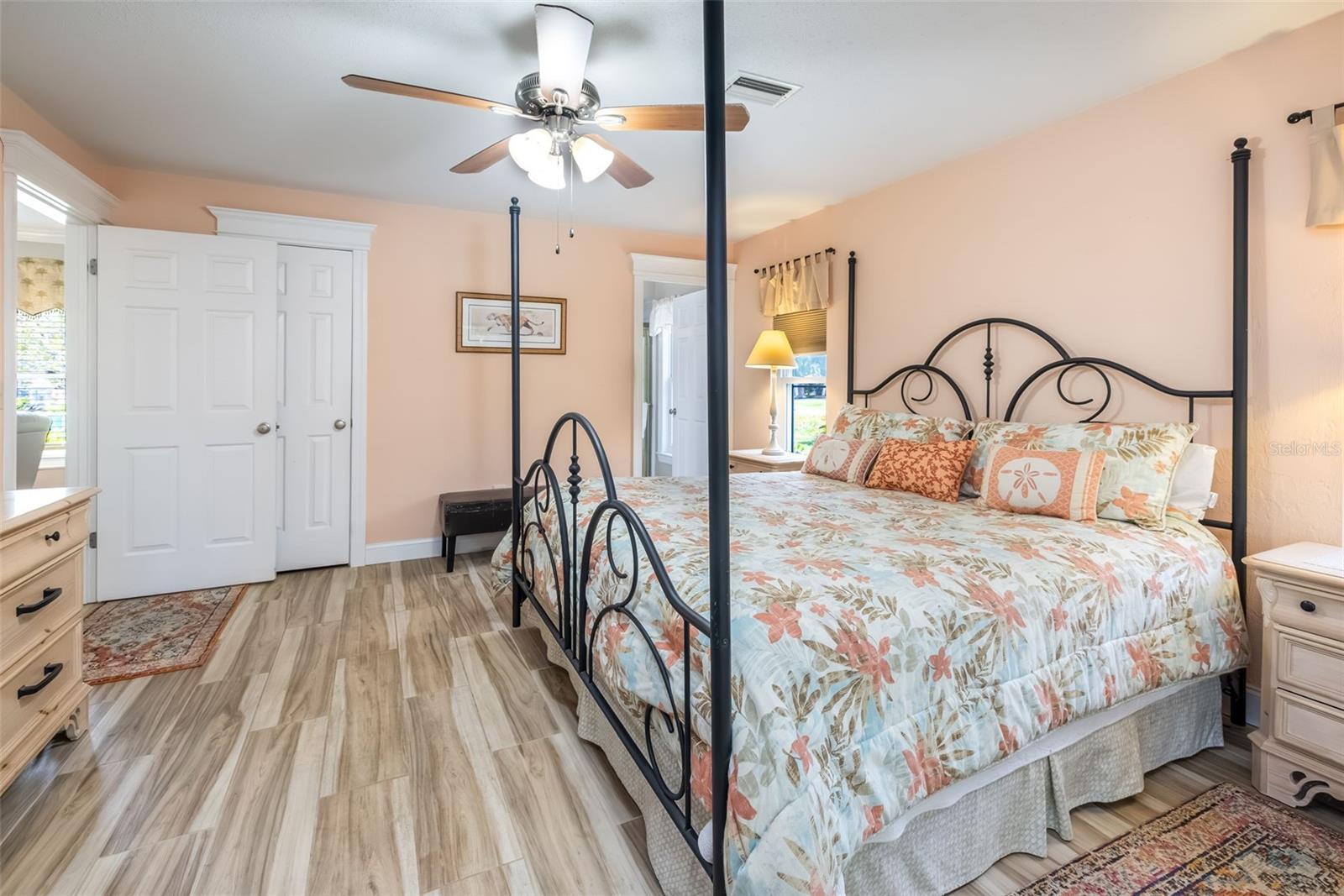 LAKE FOREST & LAKE FOREST NORTH - Residential