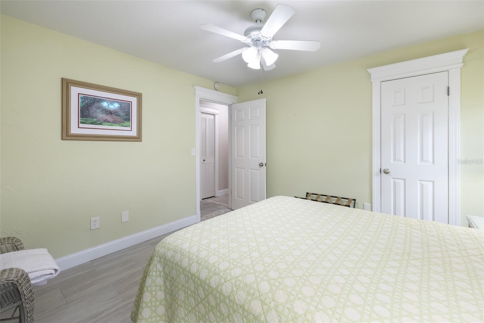 LAKE FOREST & LAKE FOREST NORTH - Residential