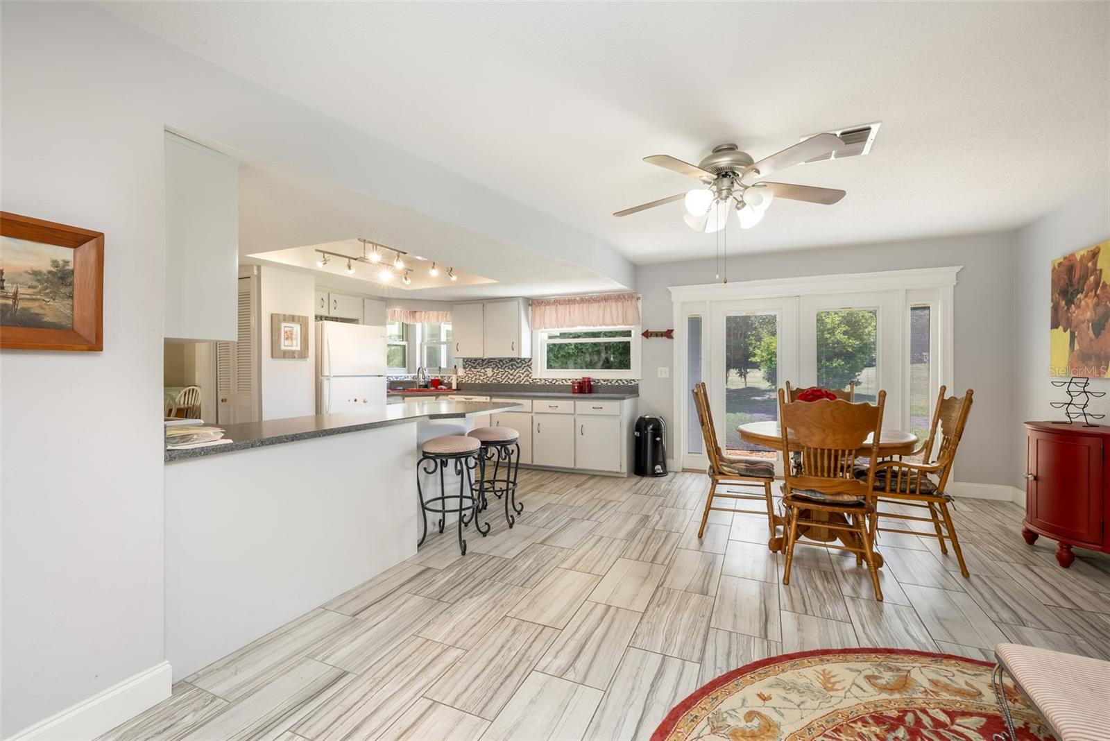 LAKE FOREST & LAKE FOREST NORTH - Residential