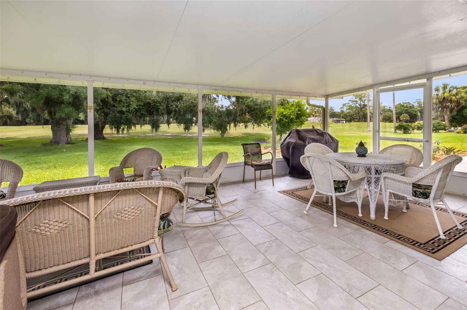 LAKE FOREST & LAKE FOREST NORTH - Residential