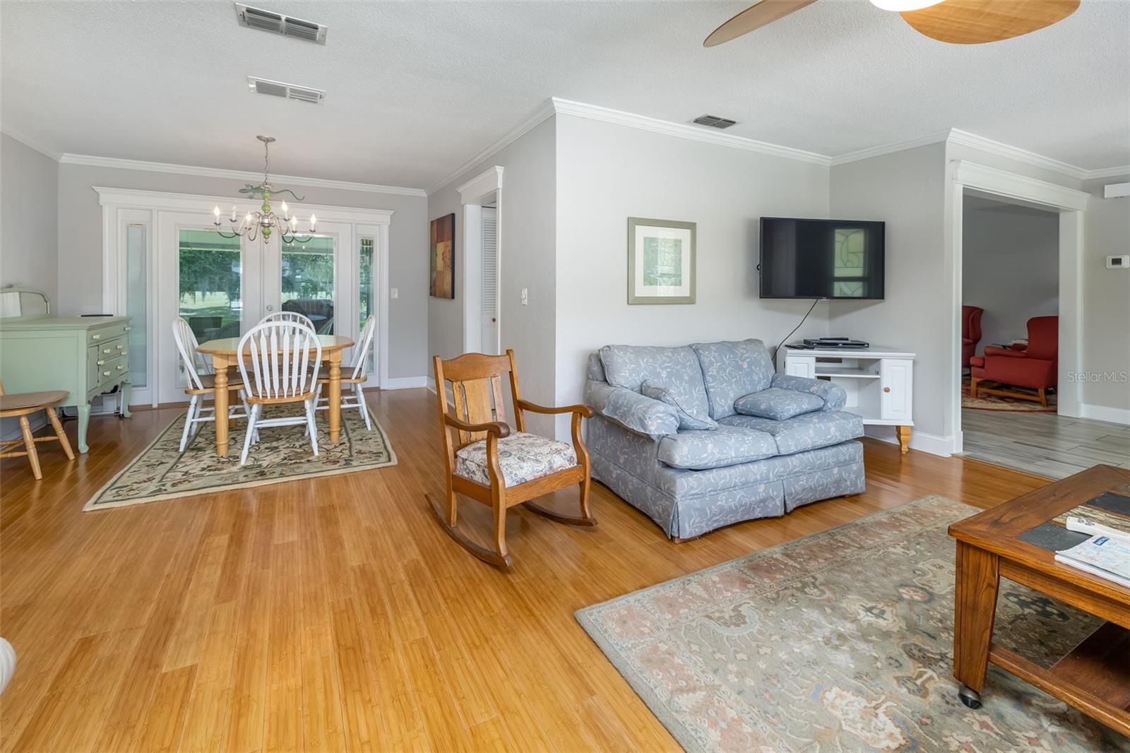 LAKE FOREST & LAKE FOREST NORTH - Residential