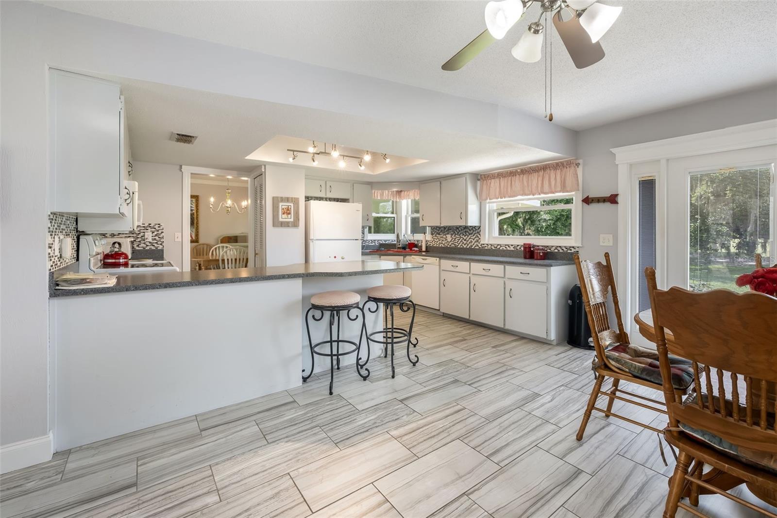 LAKE FOREST & LAKE FOREST NORTH - Residential