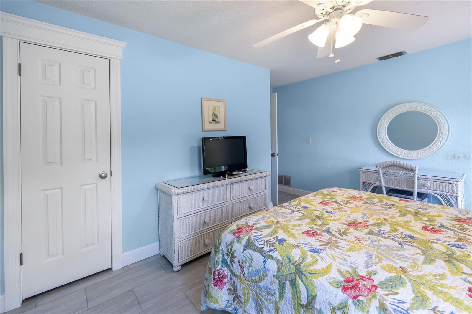 LAKE FOREST & LAKE FOREST NORTH - Residential
