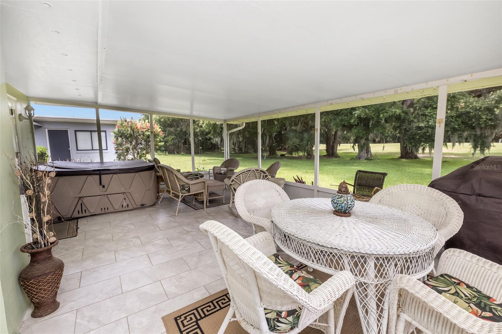 LAKE FOREST & LAKE FOREST NORTH - Residential
