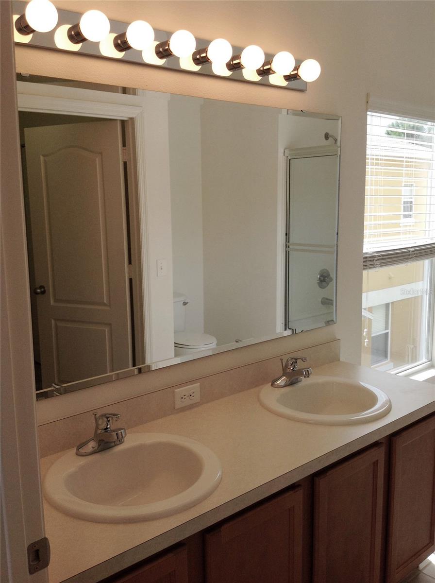 JEFFERSON GREEN AT ANTHEM PARK CONDO PH 21 - Residential Lease